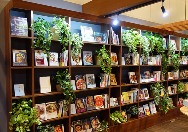 福岡の店舗の花・造花装飾